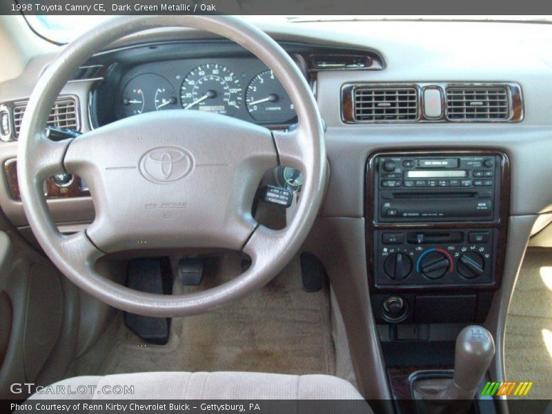Dark Green Metallic / Oak 1998 Toyota Camry CE