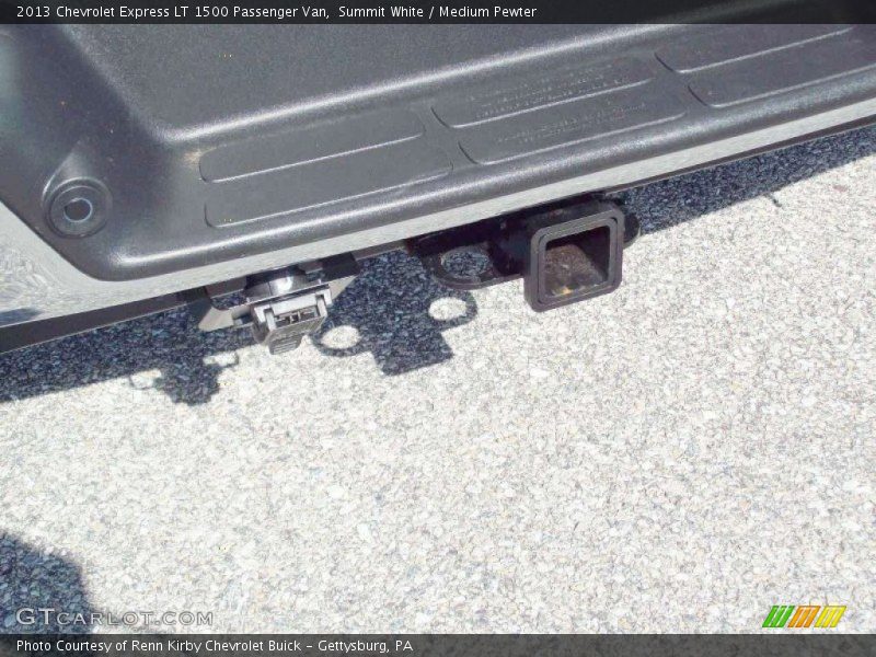 Summit White / Medium Pewter 2013 Chevrolet Express LT 1500 Passenger Van