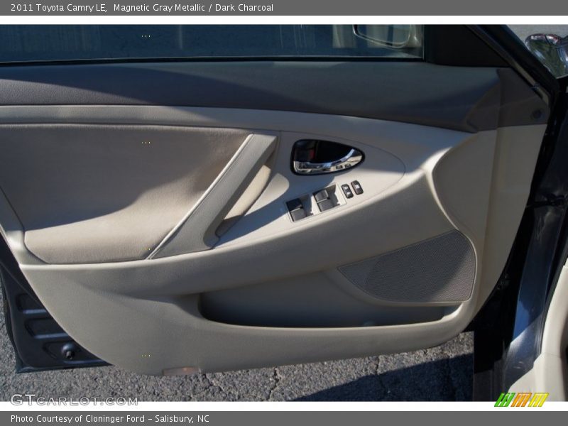 Magnetic Gray Metallic / Dark Charcoal 2011 Toyota Camry LE