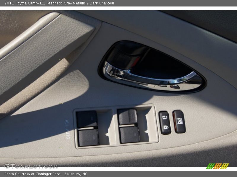 Magnetic Gray Metallic / Dark Charcoal 2011 Toyota Camry LE
