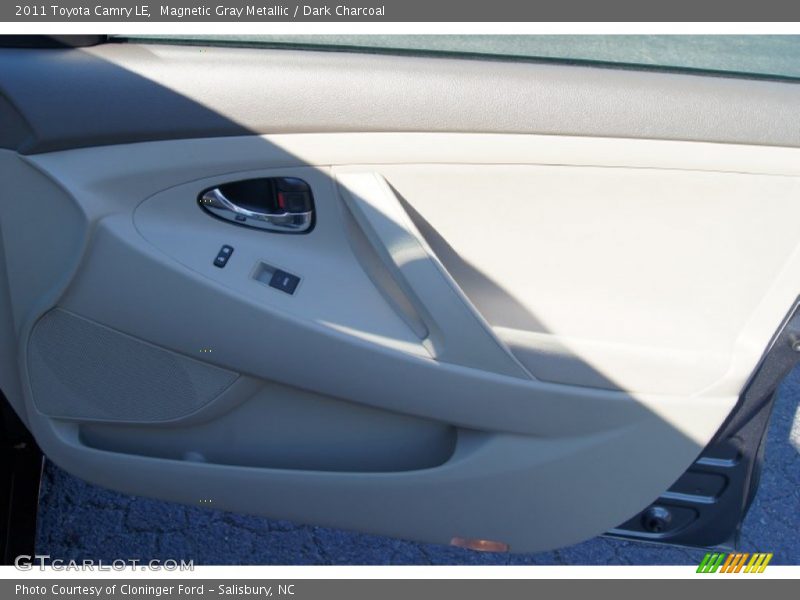 Magnetic Gray Metallic / Dark Charcoal 2011 Toyota Camry LE