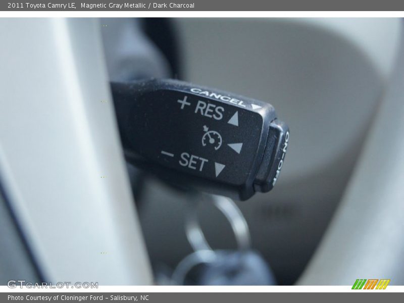Magnetic Gray Metallic / Dark Charcoal 2011 Toyota Camry LE