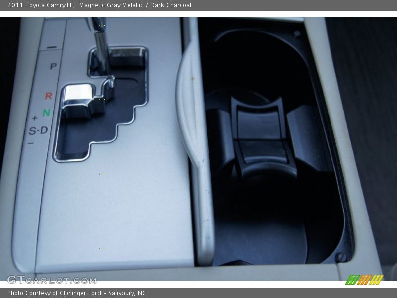 Magnetic Gray Metallic / Dark Charcoal 2011 Toyota Camry LE