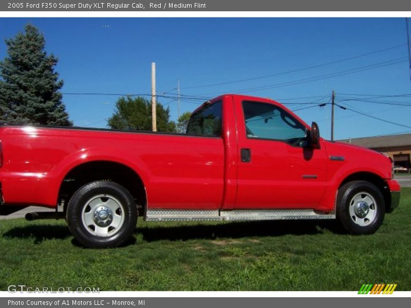 Red / Medium Flint 2005 Ford F350 Super Duty XLT Regular Cab