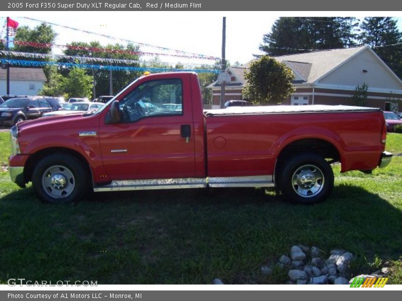 Red / Medium Flint 2005 Ford F350 Super Duty XLT Regular Cab