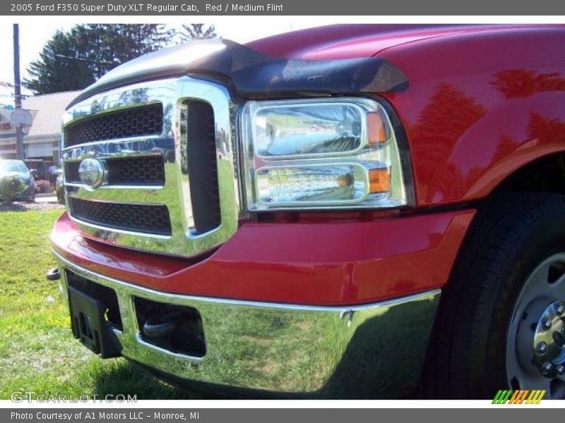 Red / Medium Flint 2005 Ford F350 Super Duty XLT Regular Cab