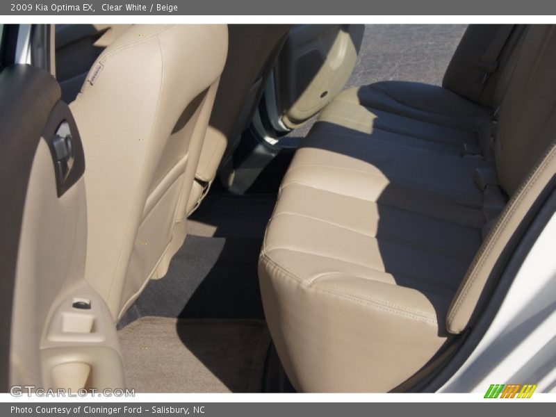 Clear White / Beige 2009 Kia Optima EX