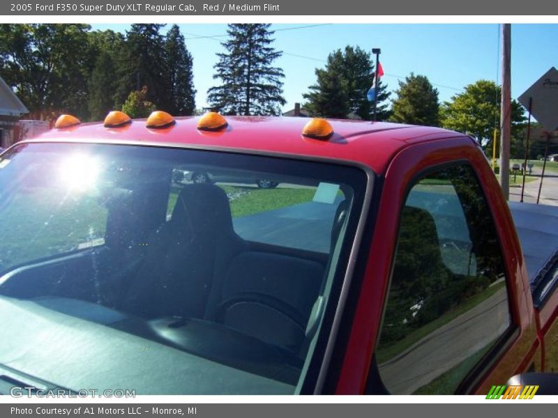 Red / Medium Flint 2005 Ford F350 Super Duty XLT Regular Cab