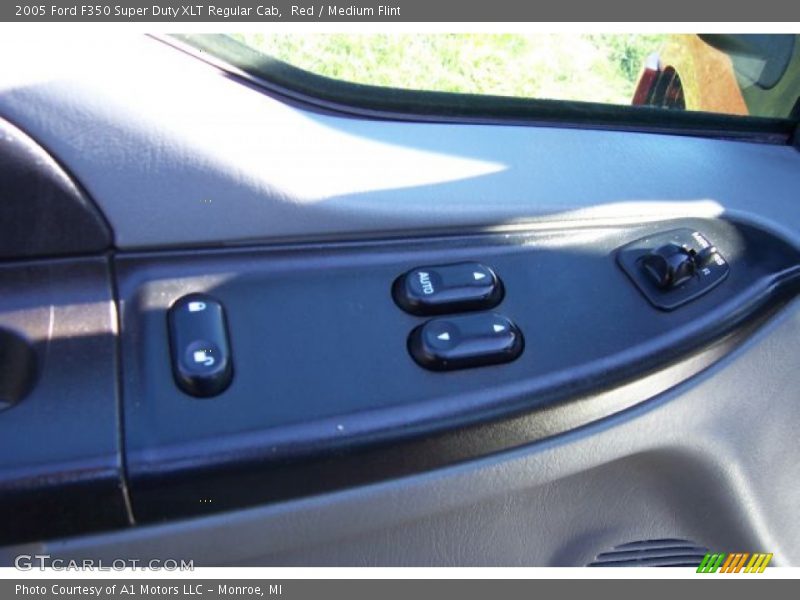 Red / Medium Flint 2005 Ford F350 Super Duty XLT Regular Cab