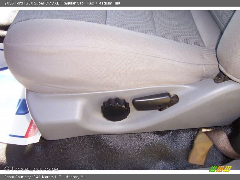 Red / Medium Flint 2005 Ford F350 Super Duty XLT Regular Cab