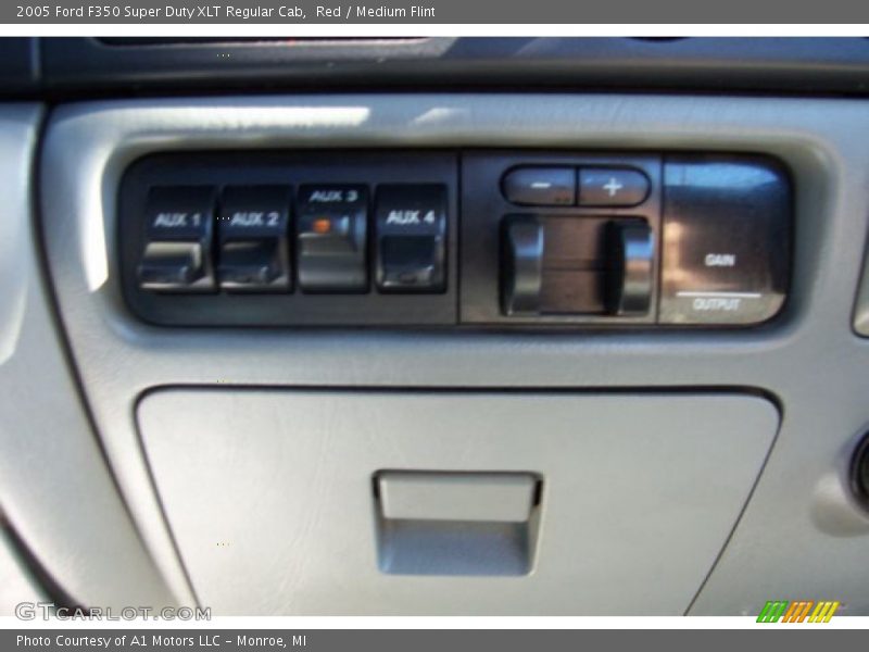 Red / Medium Flint 2005 Ford F350 Super Duty XLT Regular Cab