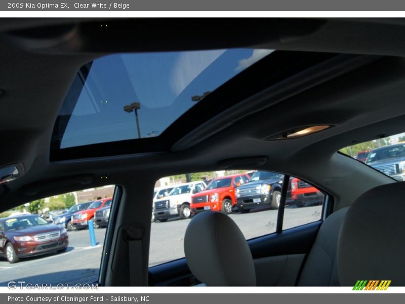 Clear White / Beige 2009 Kia Optima EX