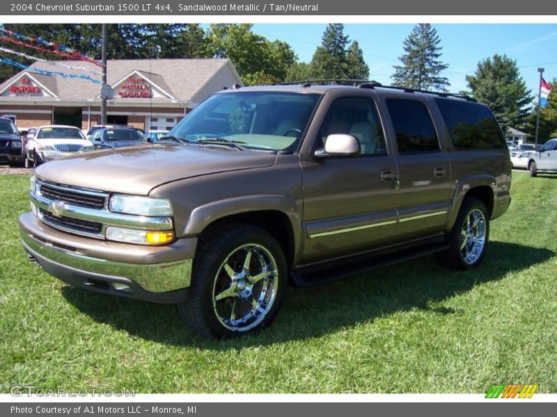 Sandalwood Metallic / Tan/Neutral 2004 Chevrolet Suburban 1500 LT 4x4