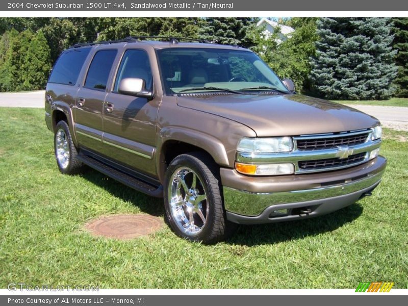 Sandalwood Metallic / Tan/Neutral 2004 Chevrolet Suburban 1500 LT 4x4