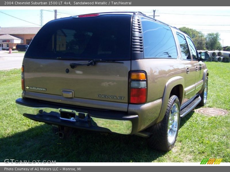 Sandalwood Metallic / Tan/Neutral 2004 Chevrolet Suburban 1500 LT 4x4