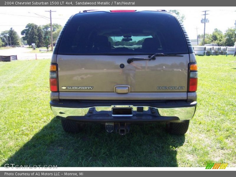Sandalwood Metallic / Tan/Neutral 2004 Chevrolet Suburban 1500 LT 4x4