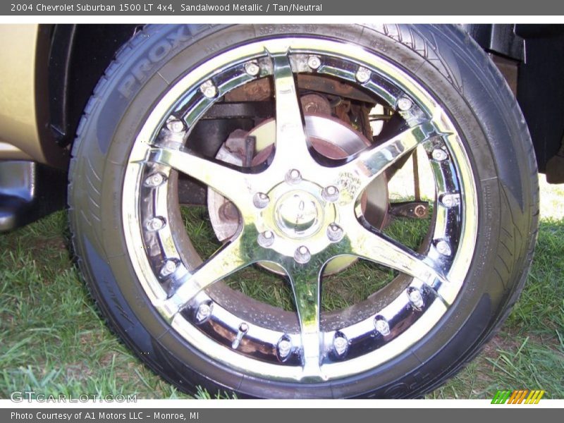 Sandalwood Metallic / Tan/Neutral 2004 Chevrolet Suburban 1500 LT 4x4