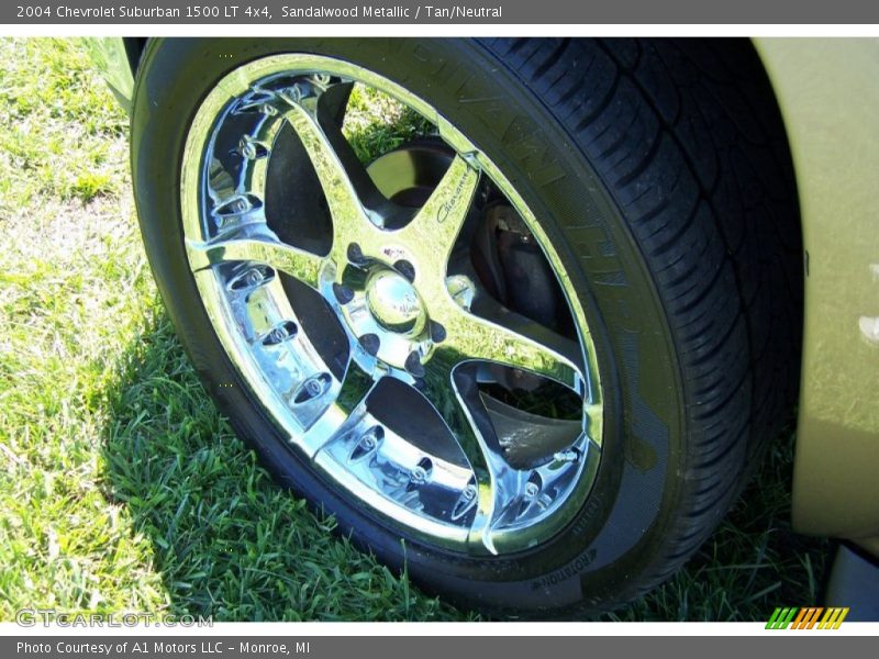 Sandalwood Metallic / Tan/Neutral 2004 Chevrolet Suburban 1500 LT 4x4