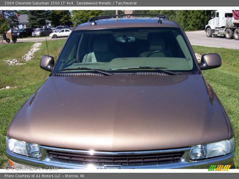 Sandalwood Metallic / Tan/Neutral 2004 Chevrolet Suburban 1500 LT 4x4