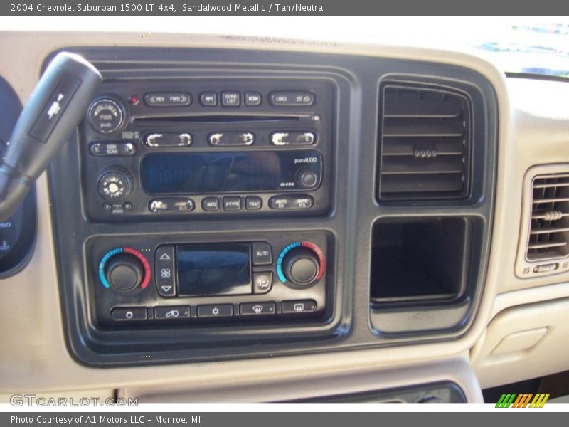 Sandalwood Metallic / Tan/Neutral 2004 Chevrolet Suburban 1500 LT 4x4