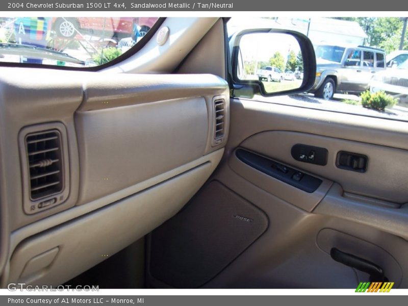 Sandalwood Metallic / Tan/Neutral 2004 Chevrolet Suburban 1500 LT 4x4
