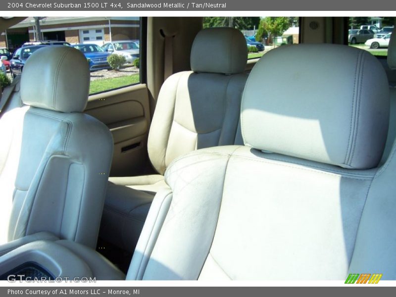 Sandalwood Metallic / Tan/Neutral 2004 Chevrolet Suburban 1500 LT 4x4
