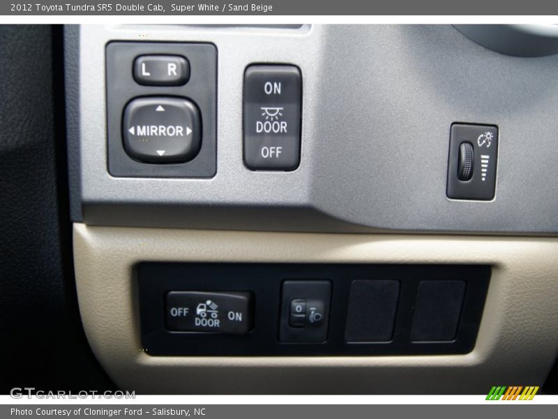 Super White / Sand Beige 2012 Toyota Tundra SR5 Double Cab