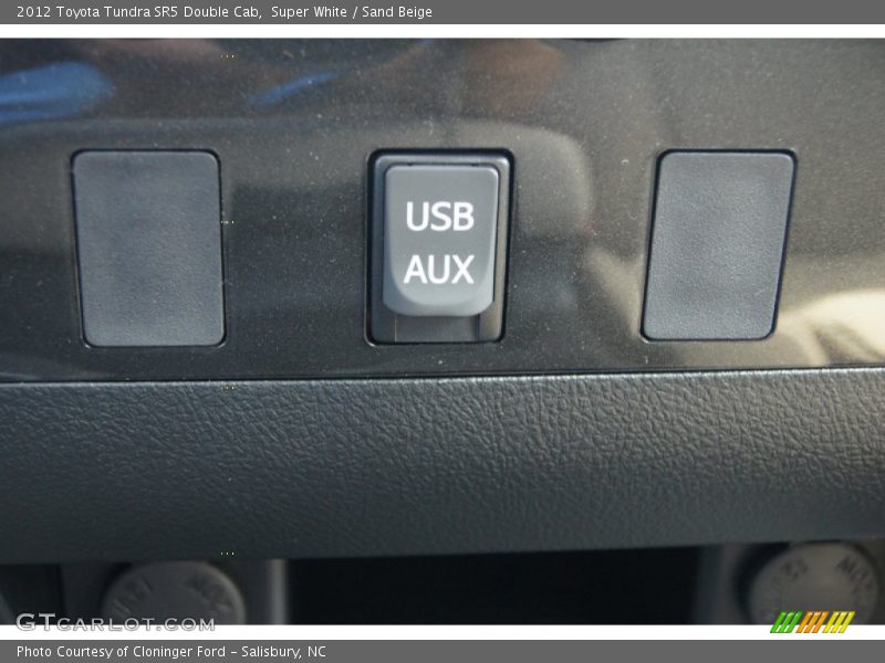 Super White / Sand Beige 2012 Toyota Tundra SR5 Double Cab