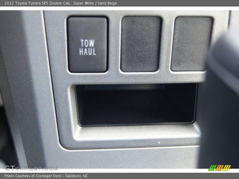 Super White / Sand Beige 2012 Toyota Tundra SR5 Double Cab
