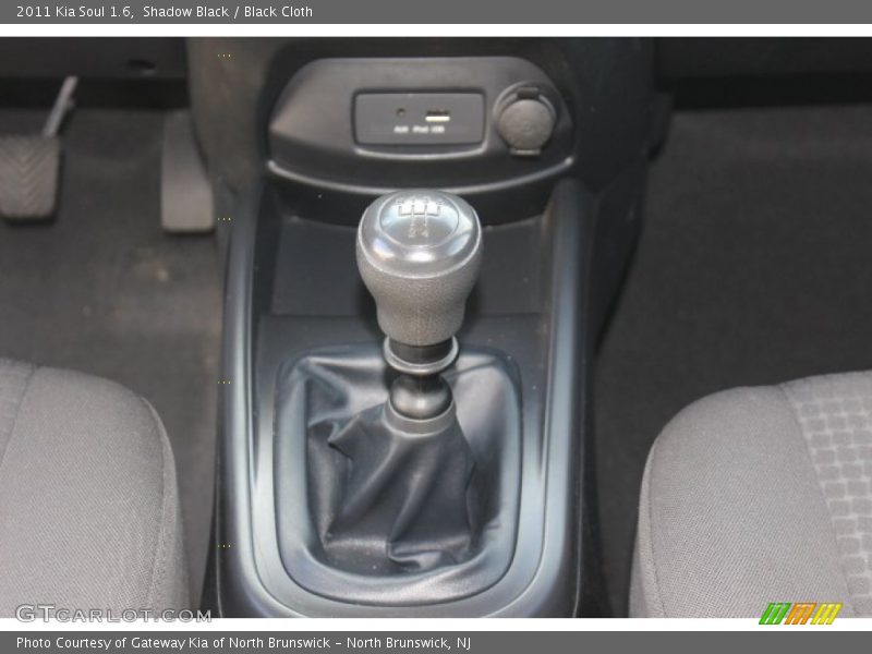Shadow Black / Black Cloth 2011 Kia Soul 1.6