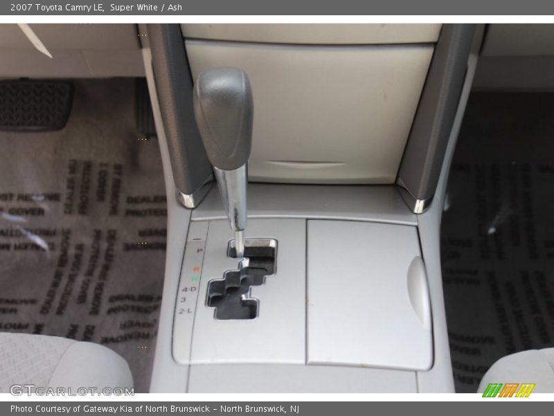 Super White / Ash 2007 Toyota Camry LE