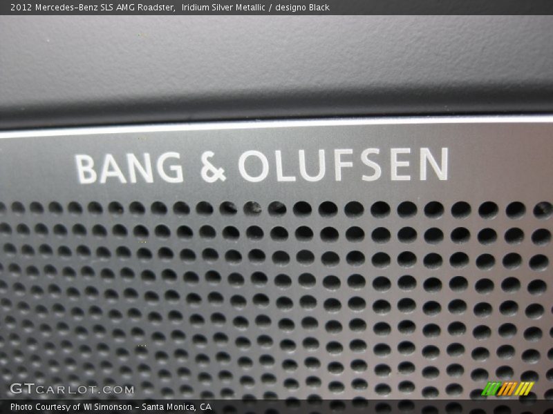 Audio System of 2012 SLS AMG Roadster