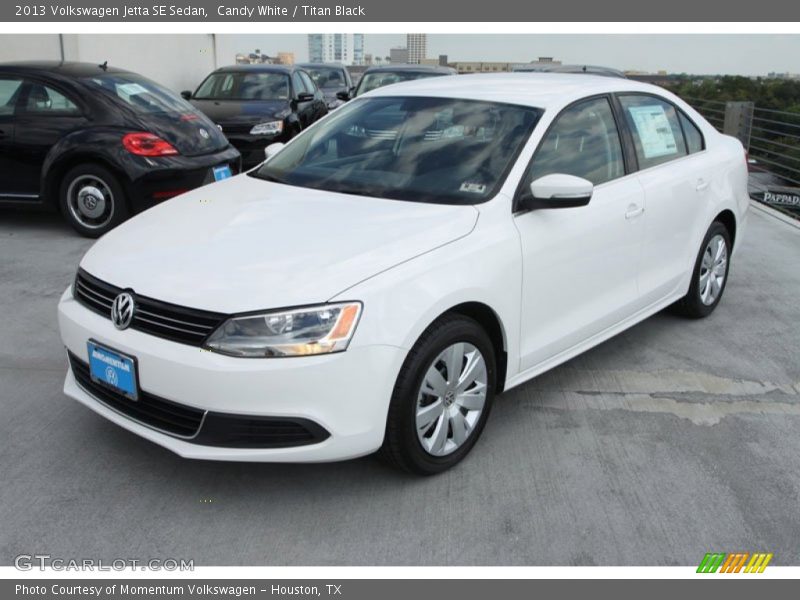 Candy White / Titan Black 2013 Volkswagen Jetta SE Sedan