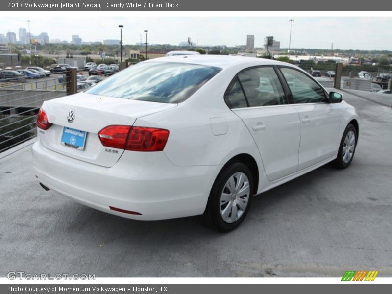 Candy White / Titan Black 2013 Volkswagen Jetta SE Sedan