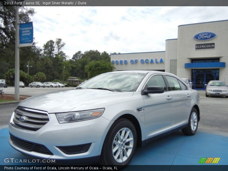 Ingot Silver Metallic / Dune 2013 Ford Taurus SE