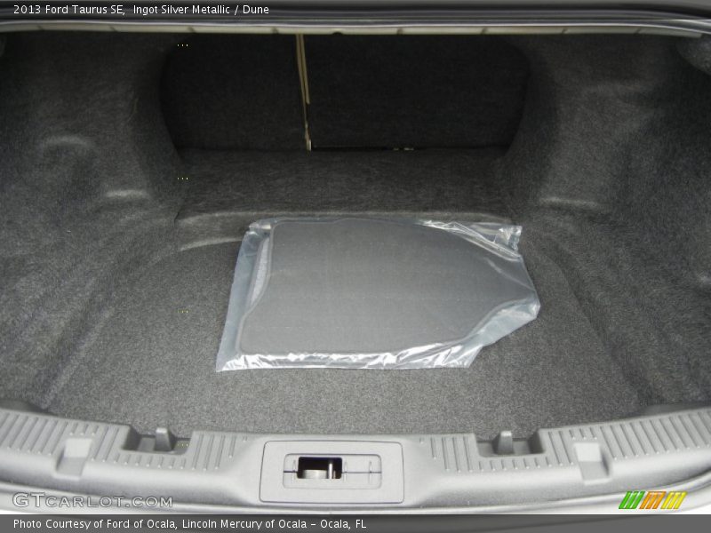 Ingot Silver Metallic / Dune 2013 Ford Taurus SE