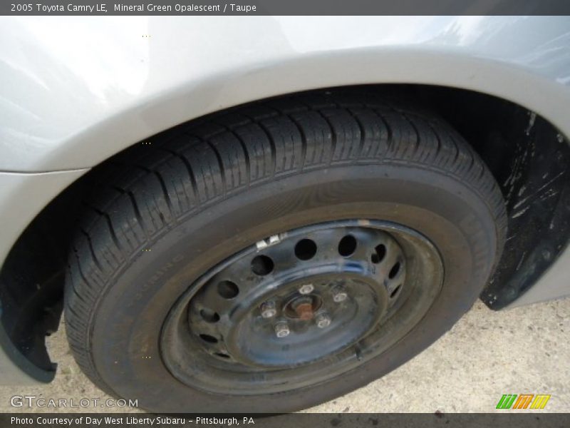 Mineral Green Opalescent / Taupe 2005 Toyota Camry LE