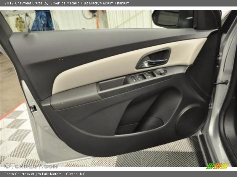 Silver Ice Metallic / Jet Black/Medium Titanium 2012 Chevrolet Cruze LS