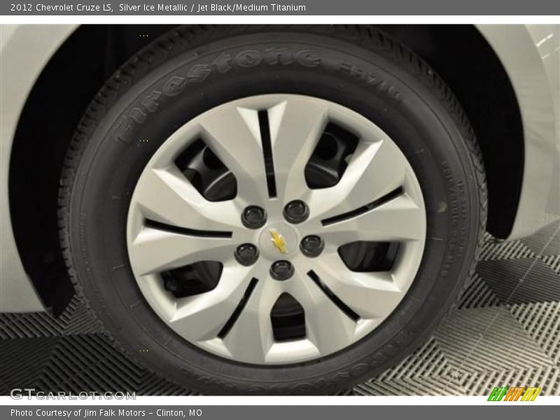 Silver Ice Metallic / Jet Black/Medium Titanium 2012 Chevrolet Cruze LS