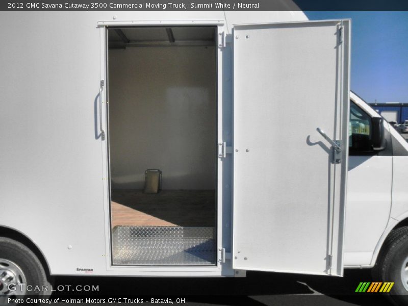 Summit White / Neutral 2012 GMC Savana Cutaway 3500 Commercial Moving Truck