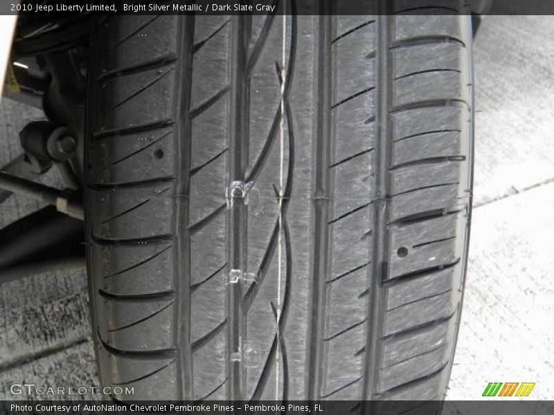 Bright Silver Metallic / Dark Slate Gray 2010 Jeep Liberty Limited