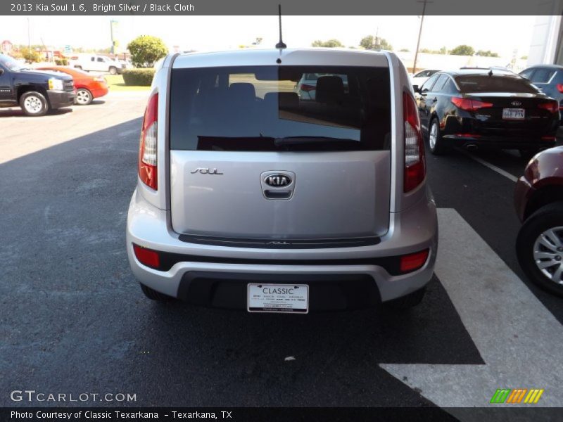 Bright Silver / Black Cloth 2013 Kia Soul 1.6