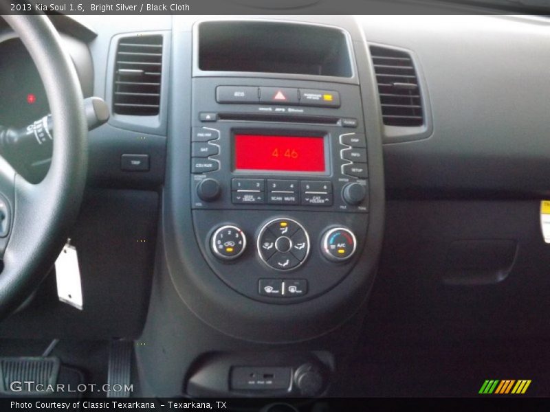 Bright Silver / Black Cloth 2013 Kia Soul 1.6