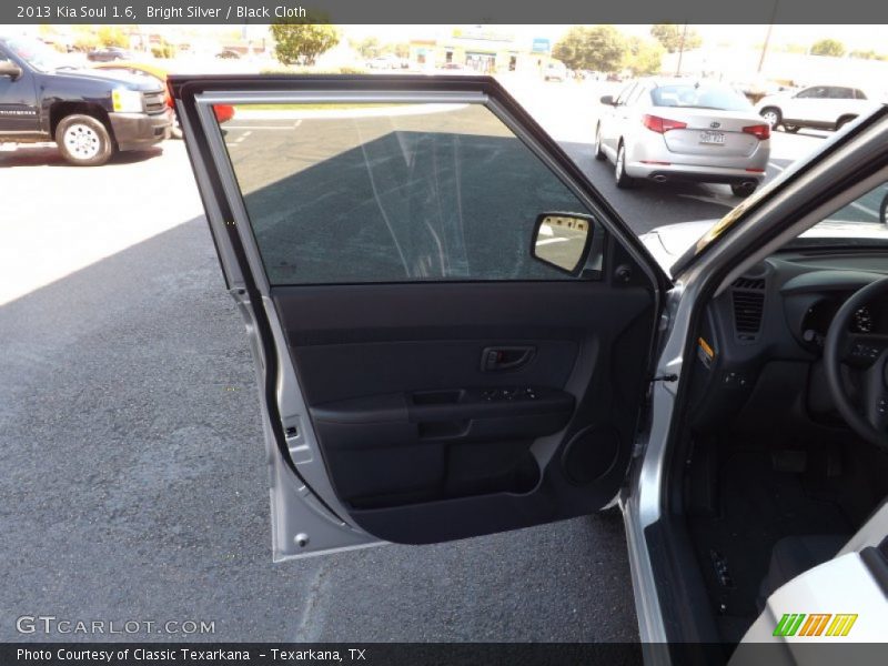 Bright Silver / Black Cloth 2013 Kia Soul 1.6
