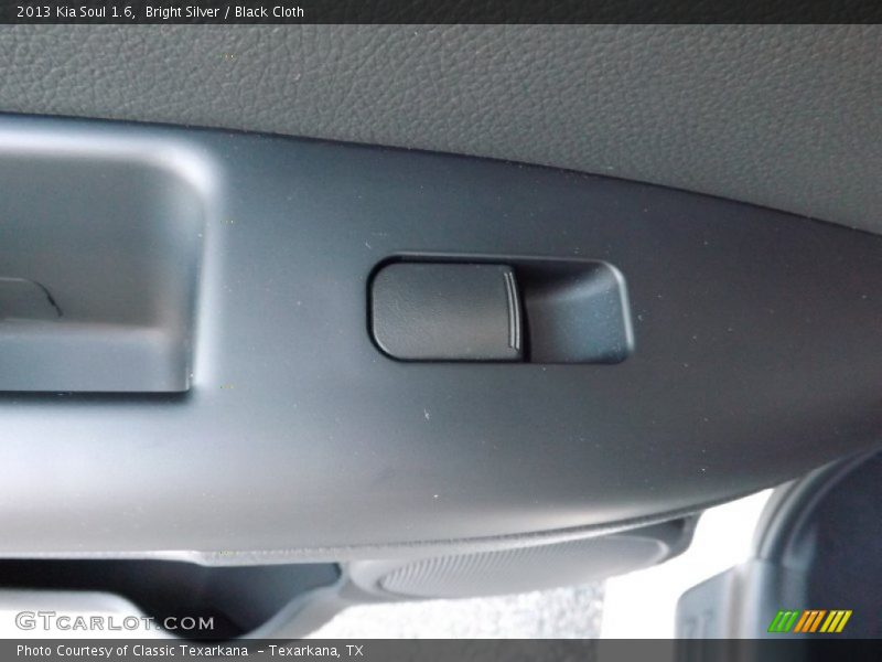 Bright Silver / Black Cloth 2013 Kia Soul 1.6