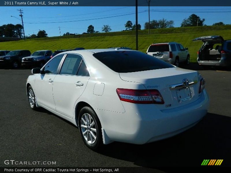 Super White / Ash 2011 Toyota Camry XLE