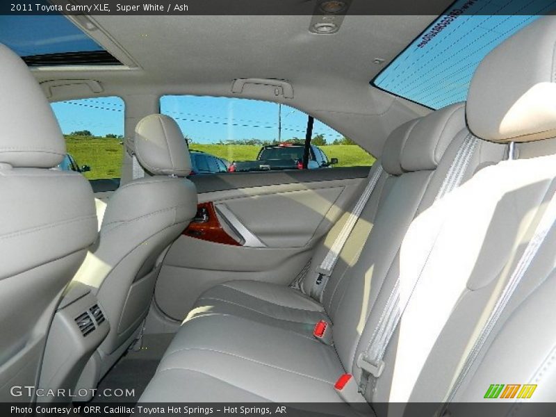 Super White / Ash 2011 Toyota Camry XLE