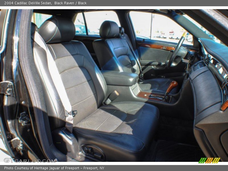 Black Raven / Black 2004 Cadillac DeVille Sedan
