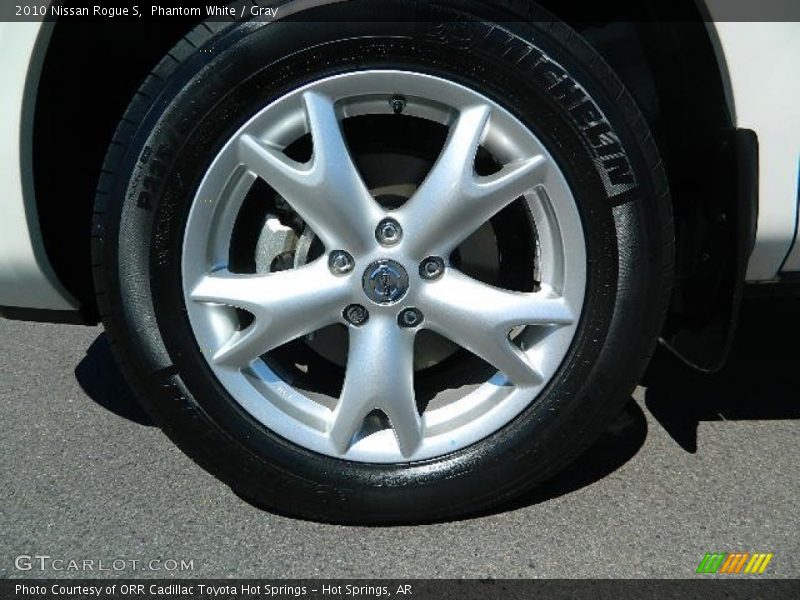 Phantom White / Gray 2010 Nissan Rogue S