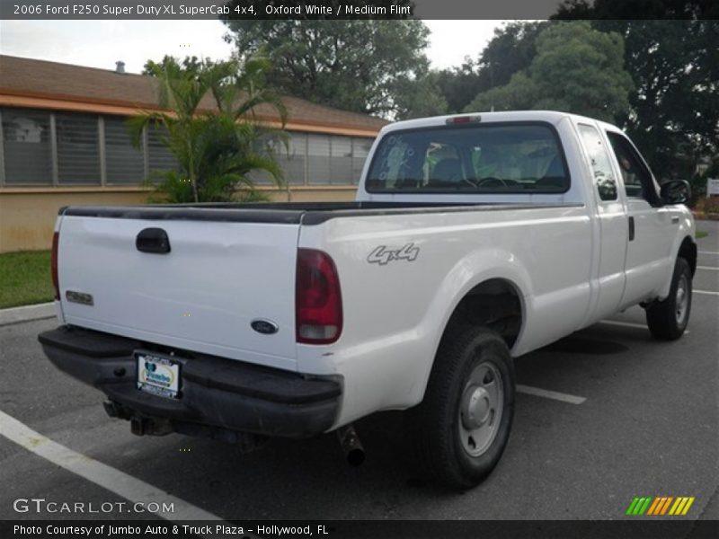 Oxford White / Medium Flint 2006 Ford F250 Super Duty XL SuperCab 4x4